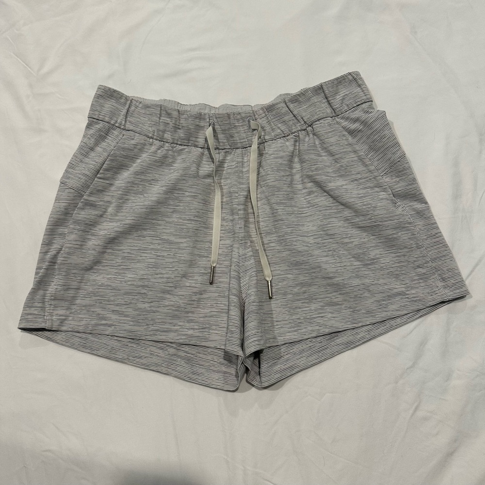 Lululemon pace rival shorts size 8